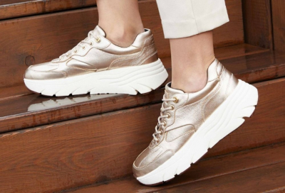 Весной 2026 в моде обувь в этом неожиданном оттенке